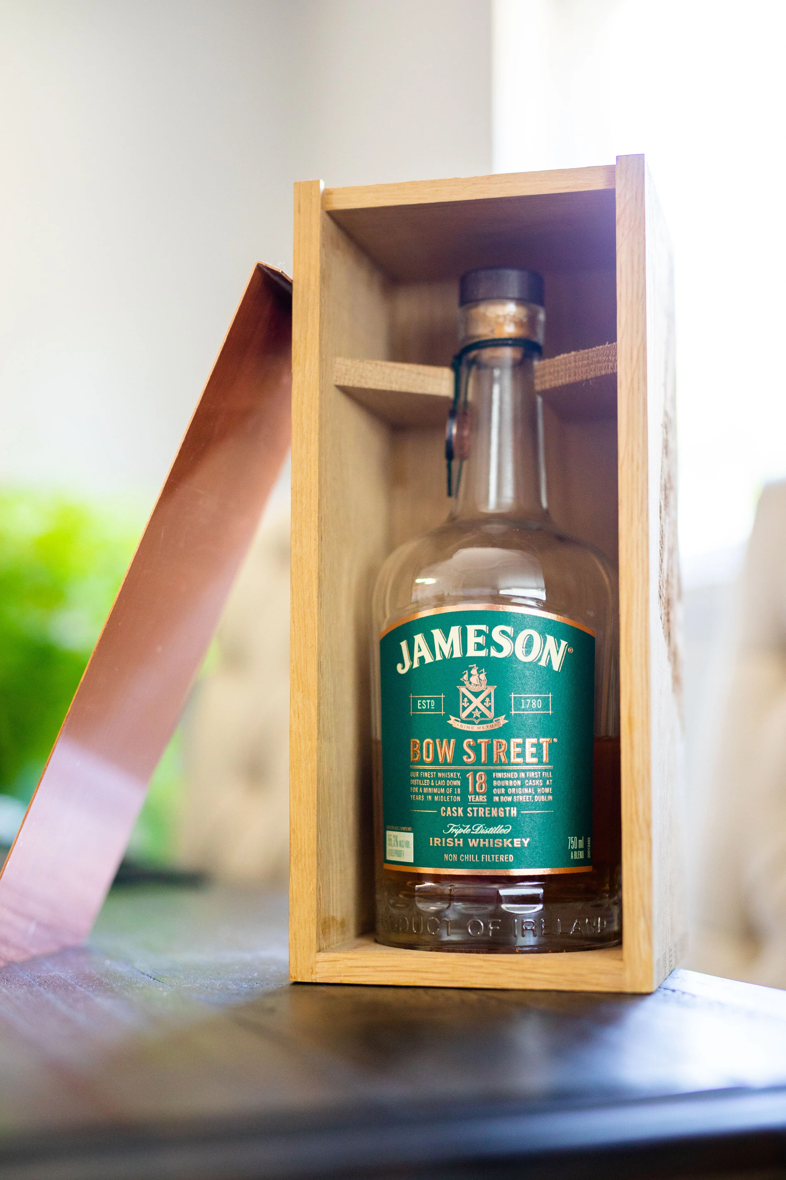 ジェムソン JAMESON ボウ・ストリート 18年 カスクストレングス Amazon.co.jp: ジェムソン ボウ・ストリート 18年 アイリッシュ